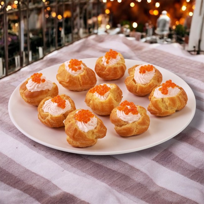 Профитроли с муссом из семги с красной икрой