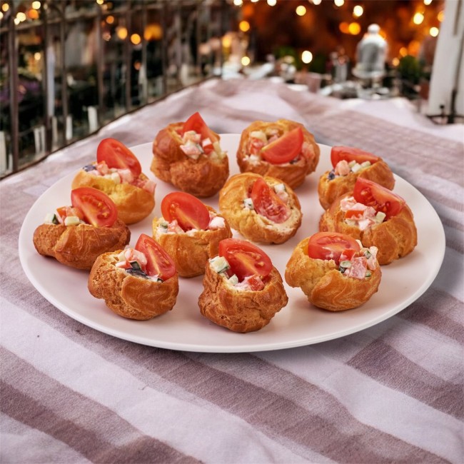 Профитроли с салатом из курицы