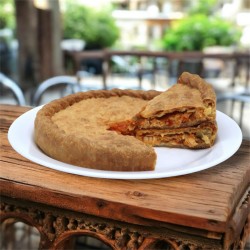 Ароматний листковий пиріг з куркою та овочами